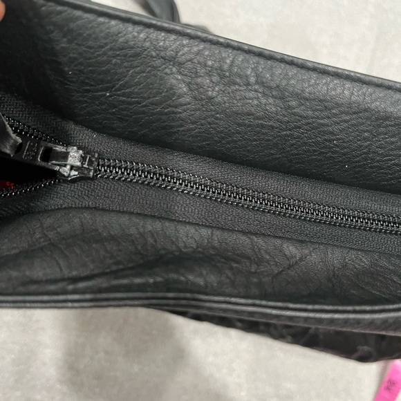 ❤️Host Picks❤️VTG Brettons Black Tooled Leather Shoulder Bag Textured Knot - Picture 7 of 9